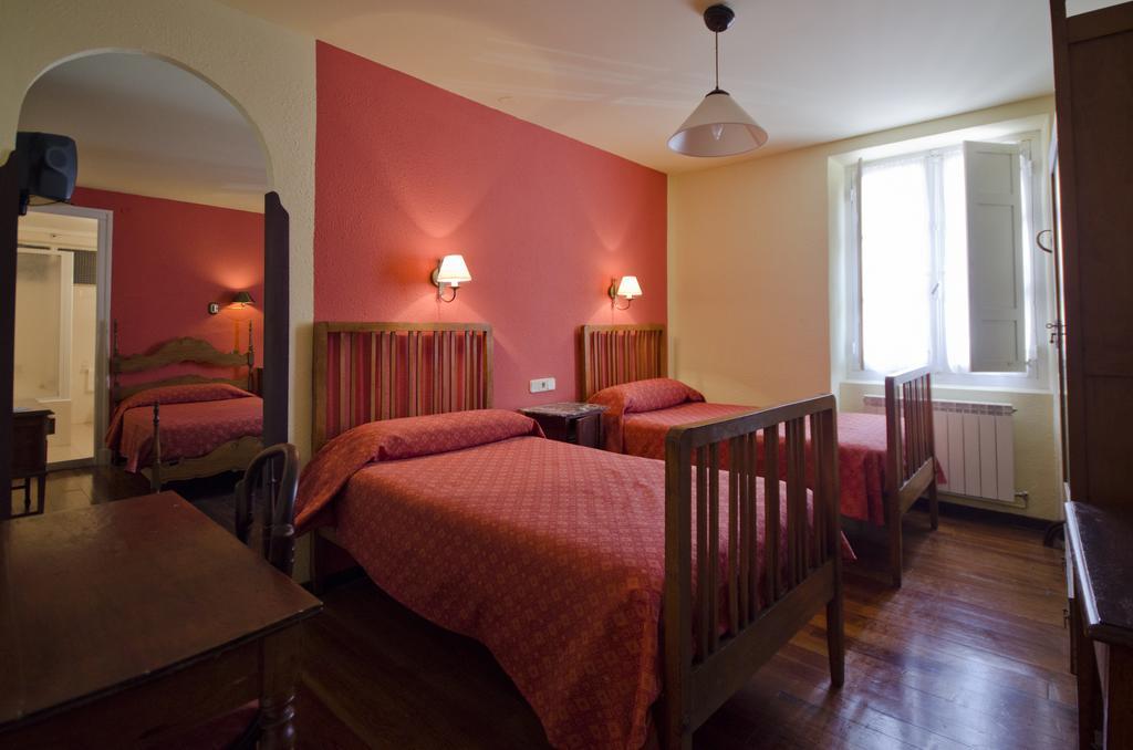 Hostal Ayestaran I เลคุนเบร์รี ภายนอก รูปภาพ